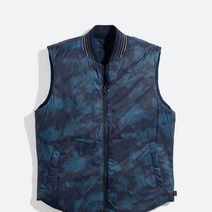 NWT Marine Layer Men’s Lightweight Reversible Puffer Vest in Sky Capitan